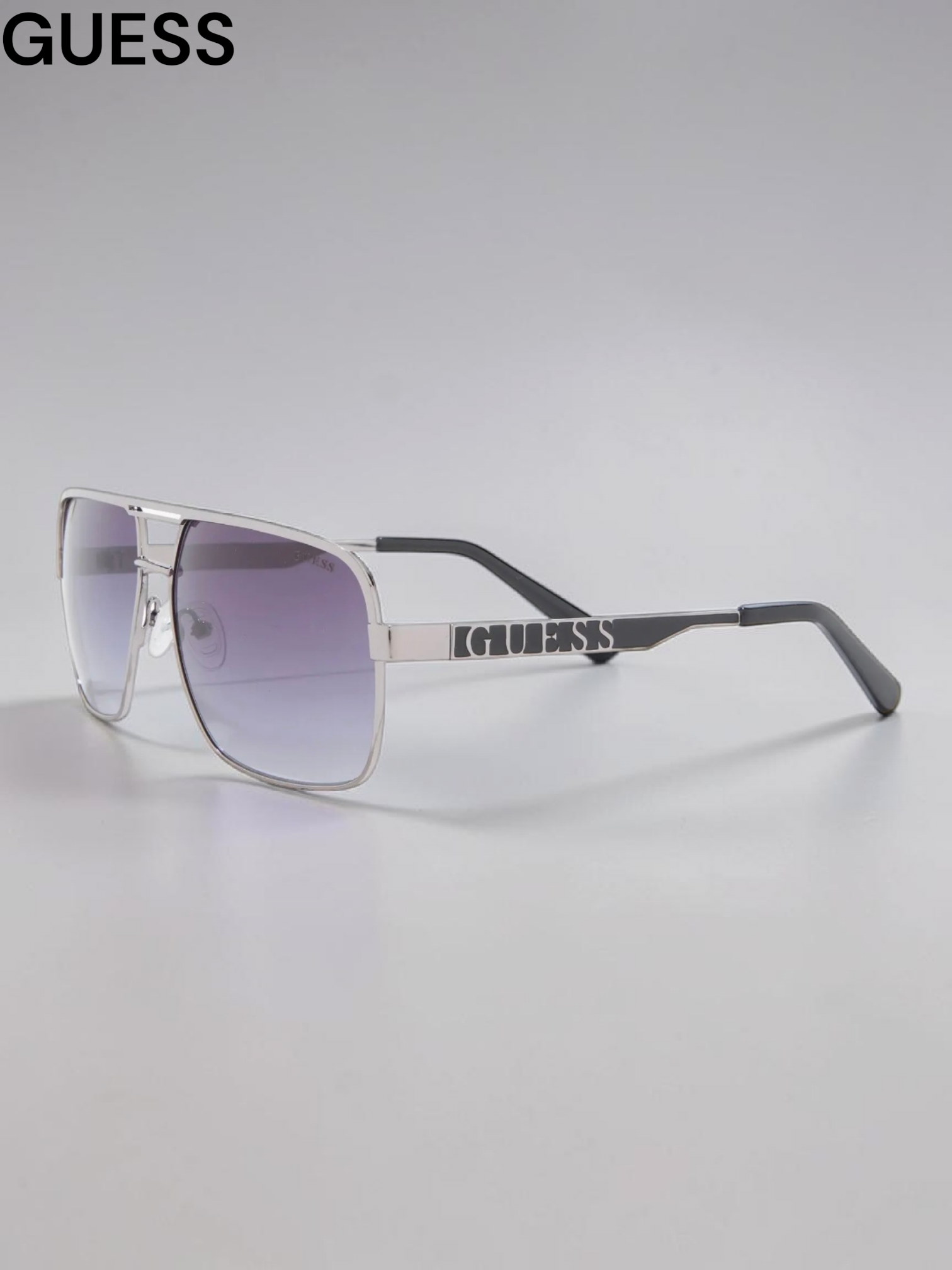 Guess 59mm Navigator Sunglasses
