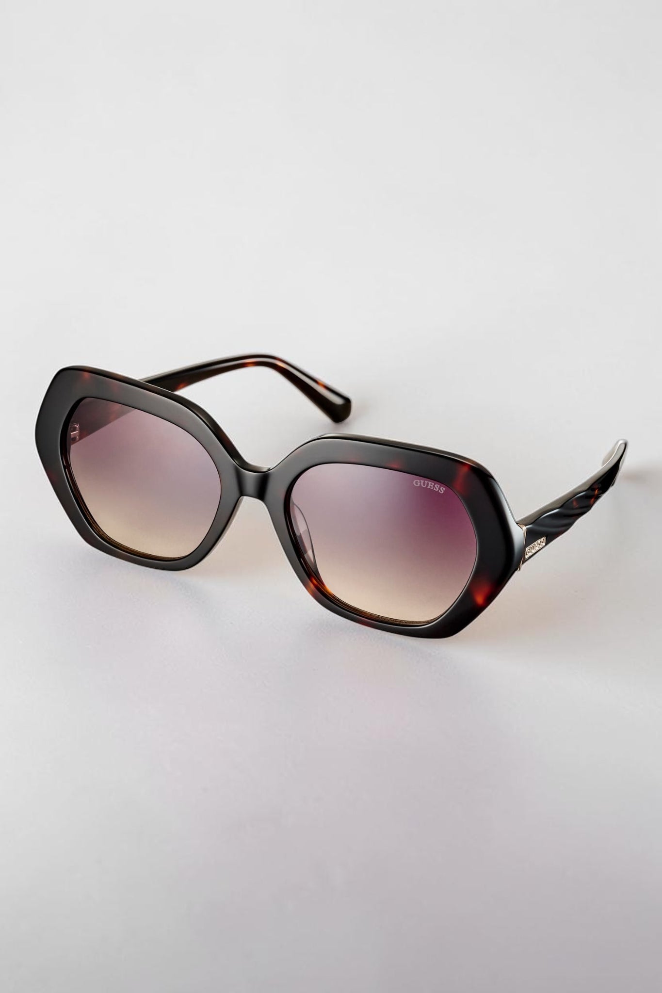 GUESS Round Sunglasses