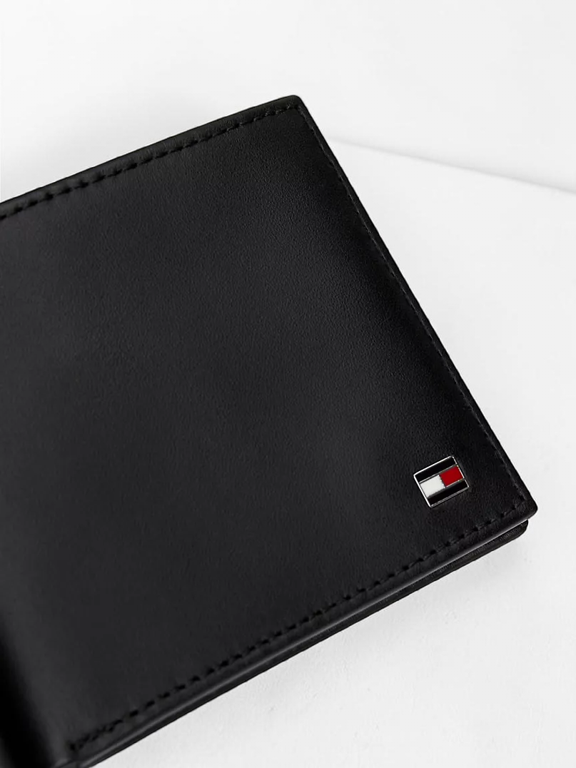 Immediate Tommy Flag Emblem  Credit Card Wallet Serial AM00655