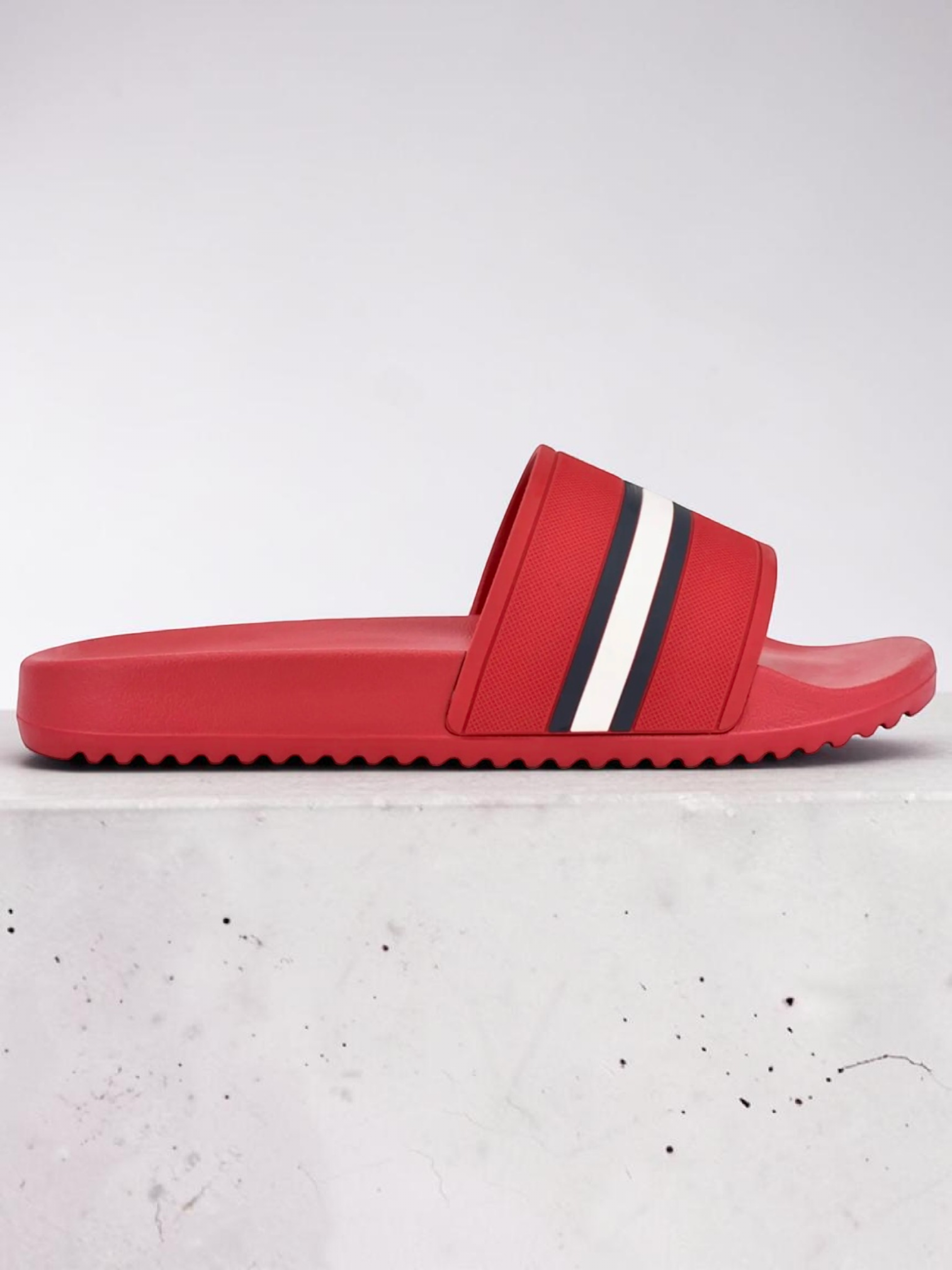 TH Redder Slide Sandal