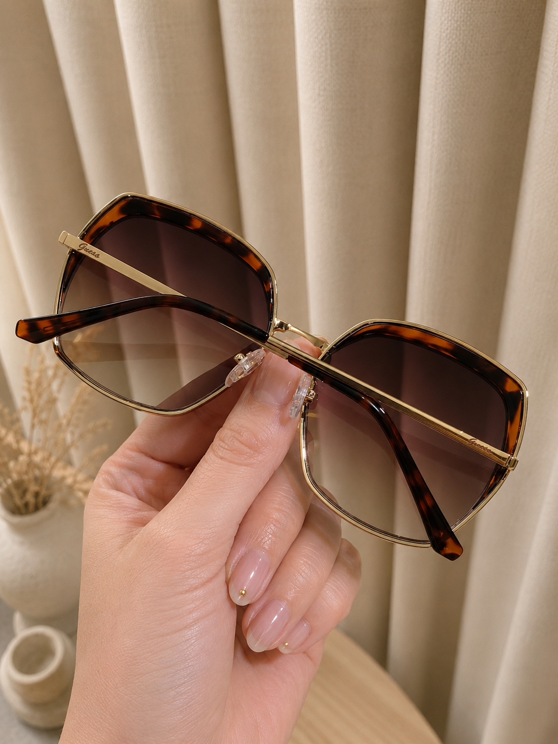 Immediate Guess Gradient Butterfly Ladies Sunglasses
Item No. GF0410 32F 59
